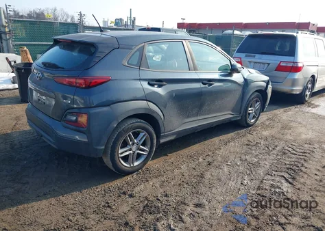 2018 Hyundai Kona Se z USA, uszkodzony, nr VIN KM8K1CAA2JU095360